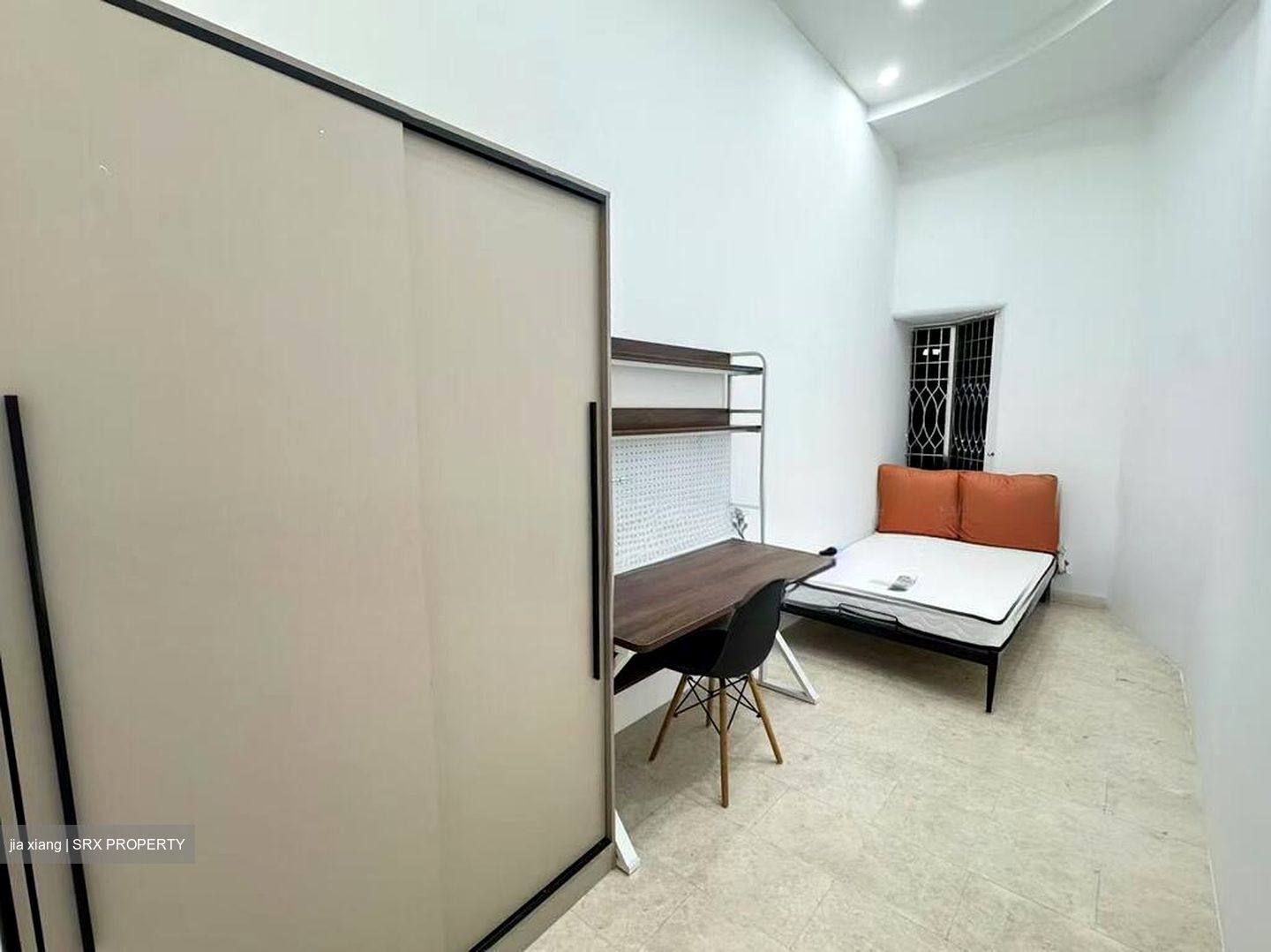 Yunnan Gardens (D22), Terrace #501594141